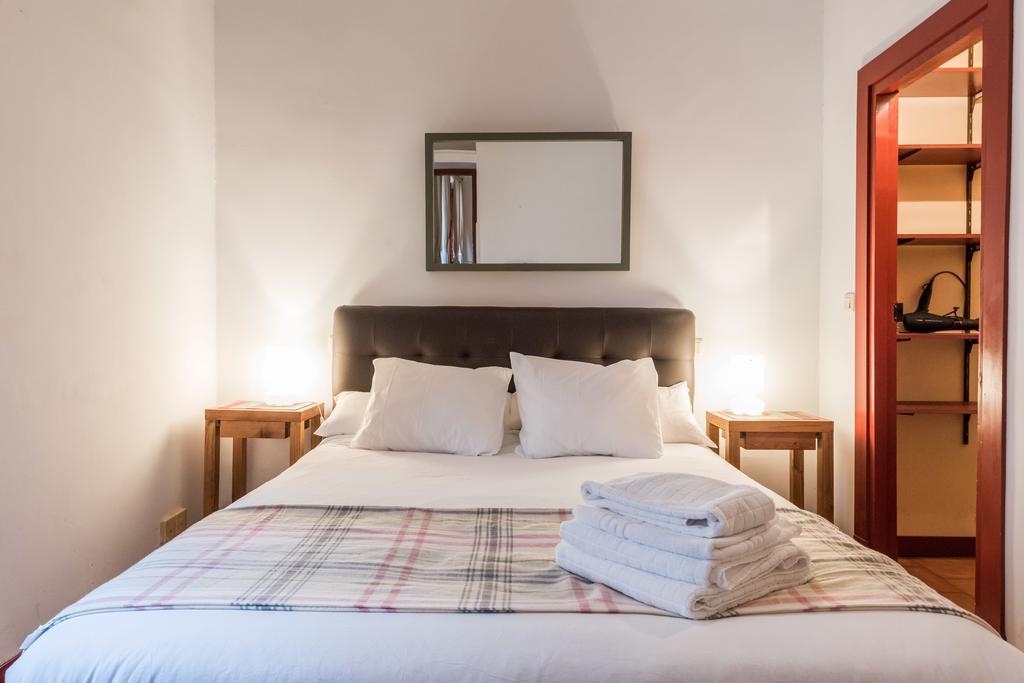 Apartamentos Madrid Centro W Kültér fotó