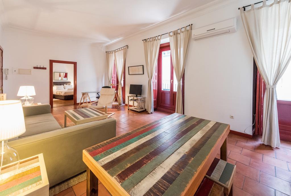 Apartamentos Madrid Centro W Kültér fotó