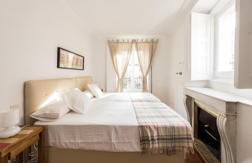 Apartamentos Madrid Centro W Kültér fotó