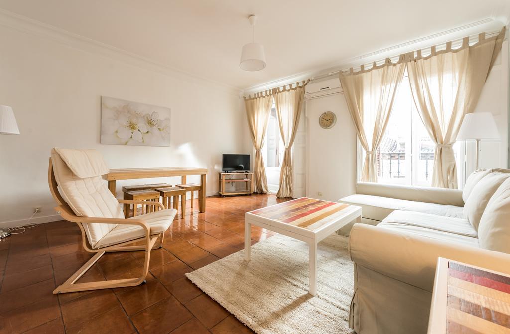 Apartamentos Madrid Centro W Kültér fotó