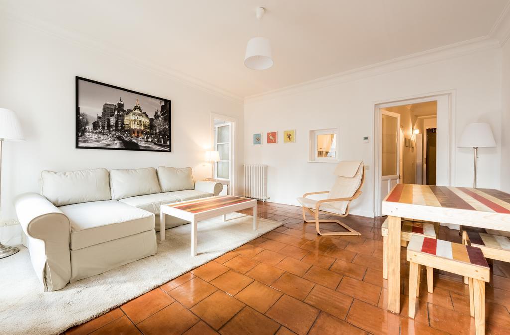 Apartamentos Madrid Centro W Kültér fotó