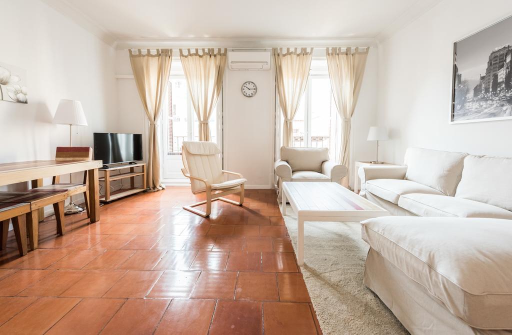 Apartamentos Madrid Centro W Kültér fotó