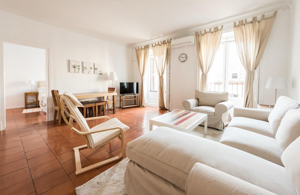 Apartamentos Madrid Centro W Kültér fotó
