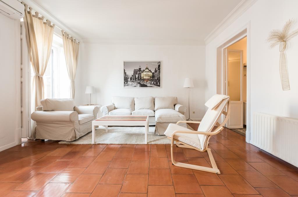 Apartamentos Madrid Centro W Kültér fotó