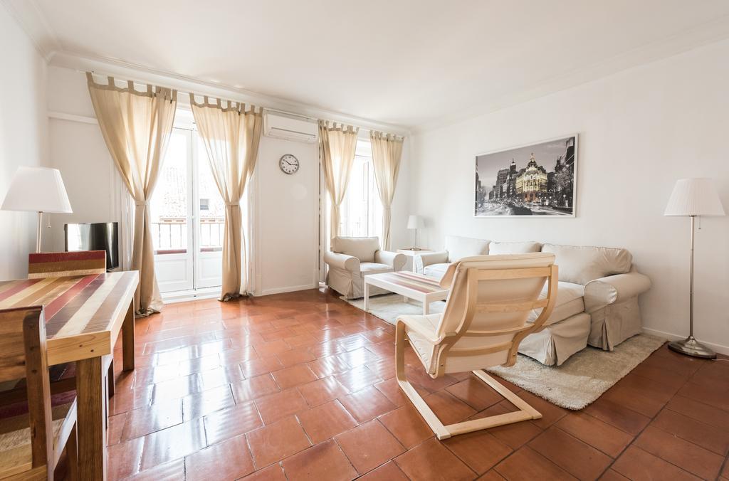 Apartamentos Madrid Centro W Kültér fotó