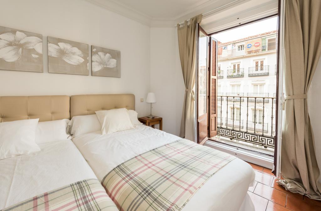 Apartamentos Madrid Centro W Kültér fotó