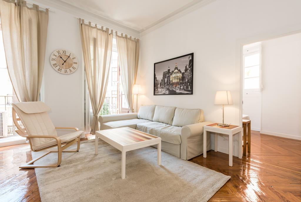 Apartamentos Madrid Centro W Kültér fotó