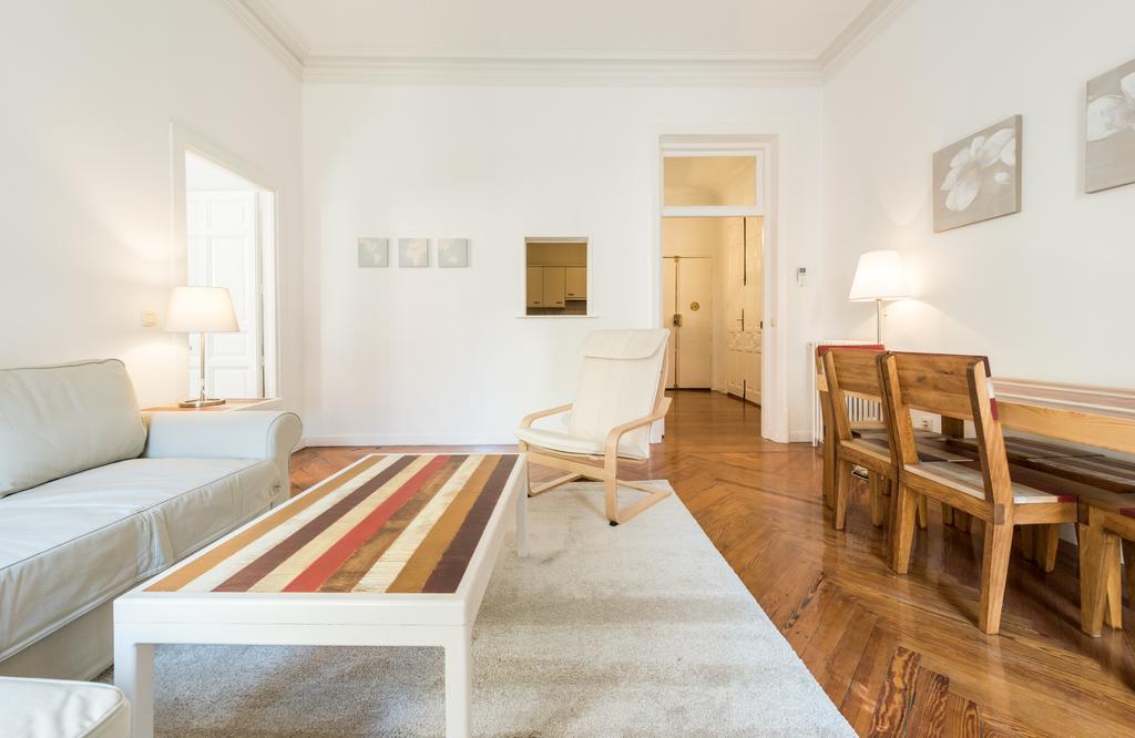 Apartamentos Madrid Centro W Kültér fotó