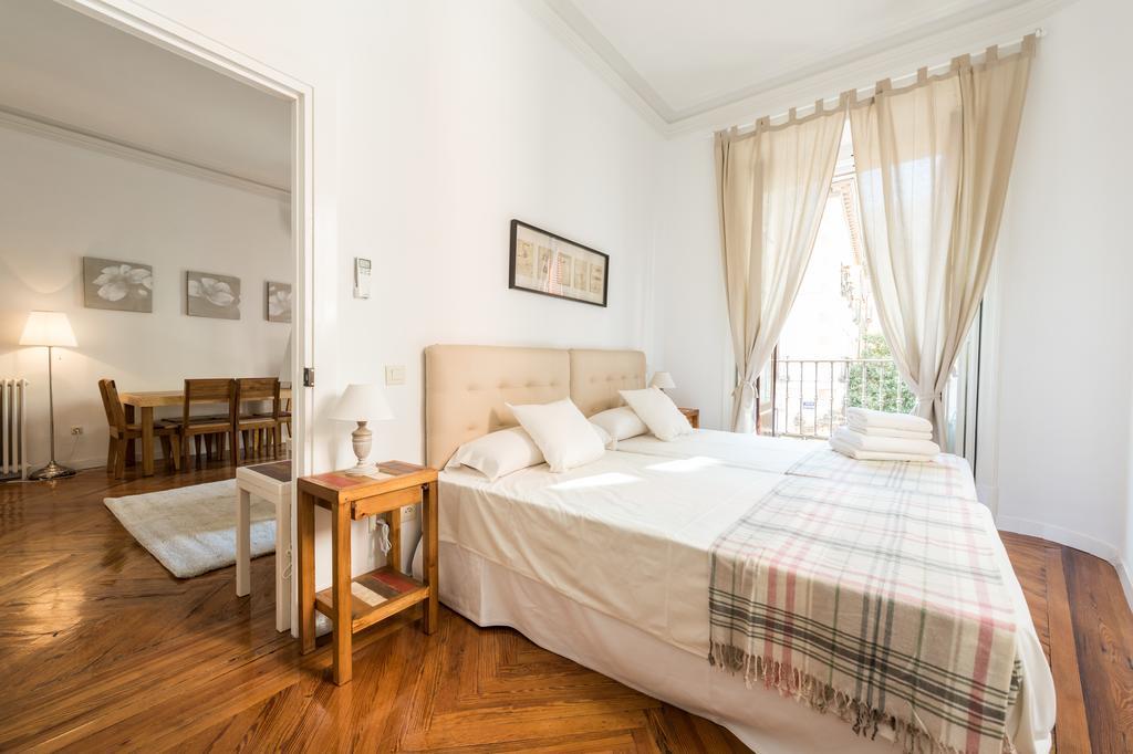 Apartamentos Madrid Centro W Kültér fotó