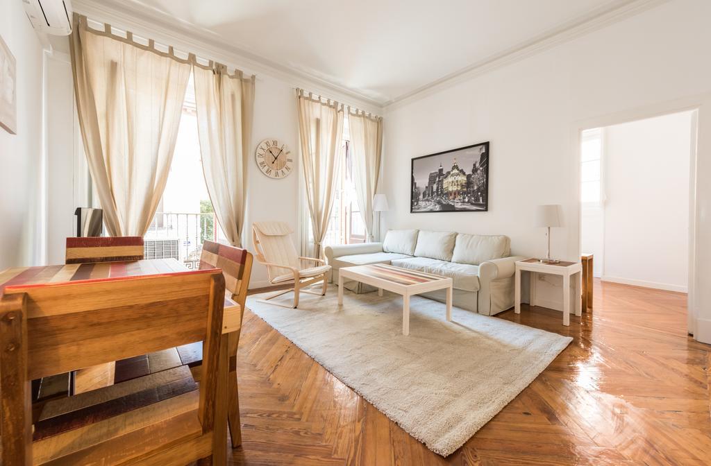 Apartamentos Madrid Centro W Kültér fotó