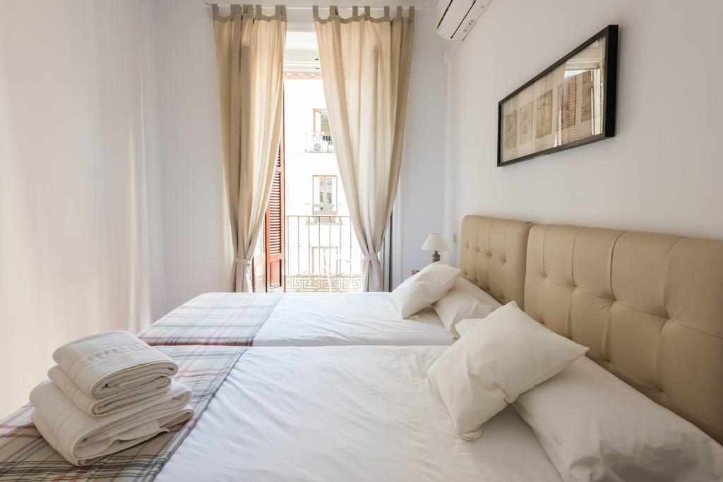Apartamentos Madrid Centro W Kültér fotó