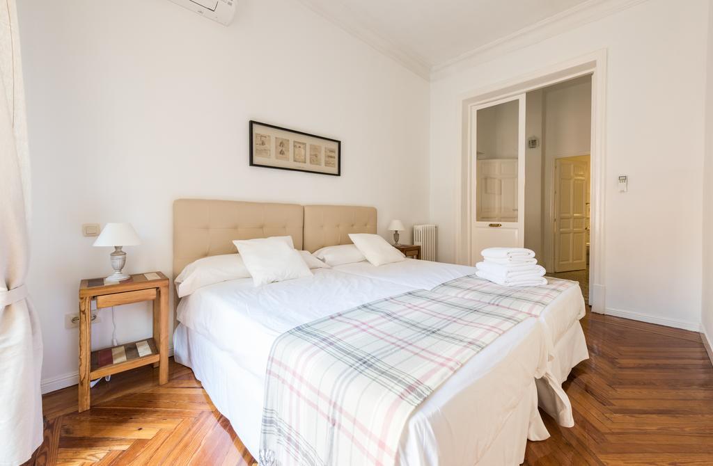 Apartamentos Madrid Centro W Kültér fotó