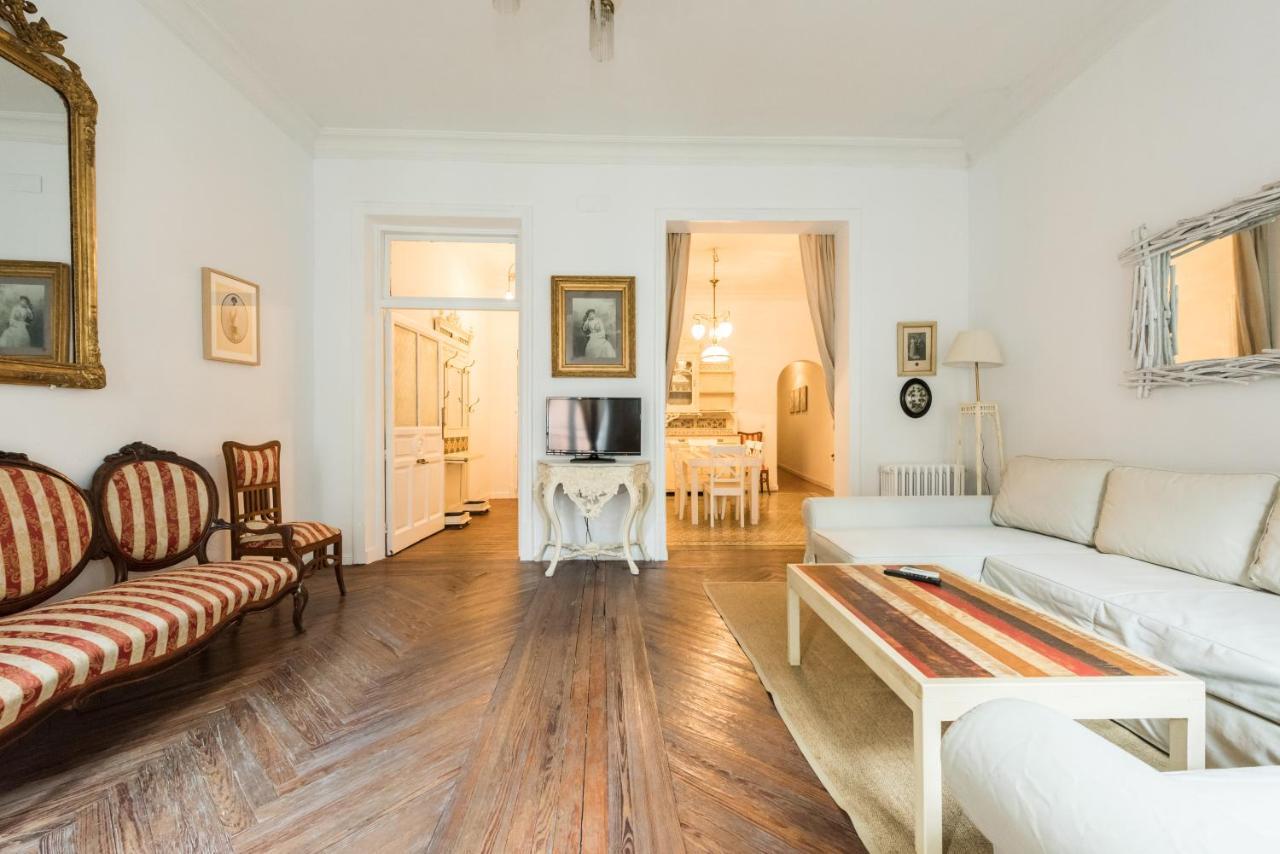 Apartamentos Madrid Centro W Kültér fotó