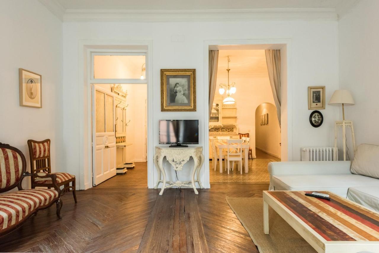 Apartamentos Madrid Centro W Kültér fotó