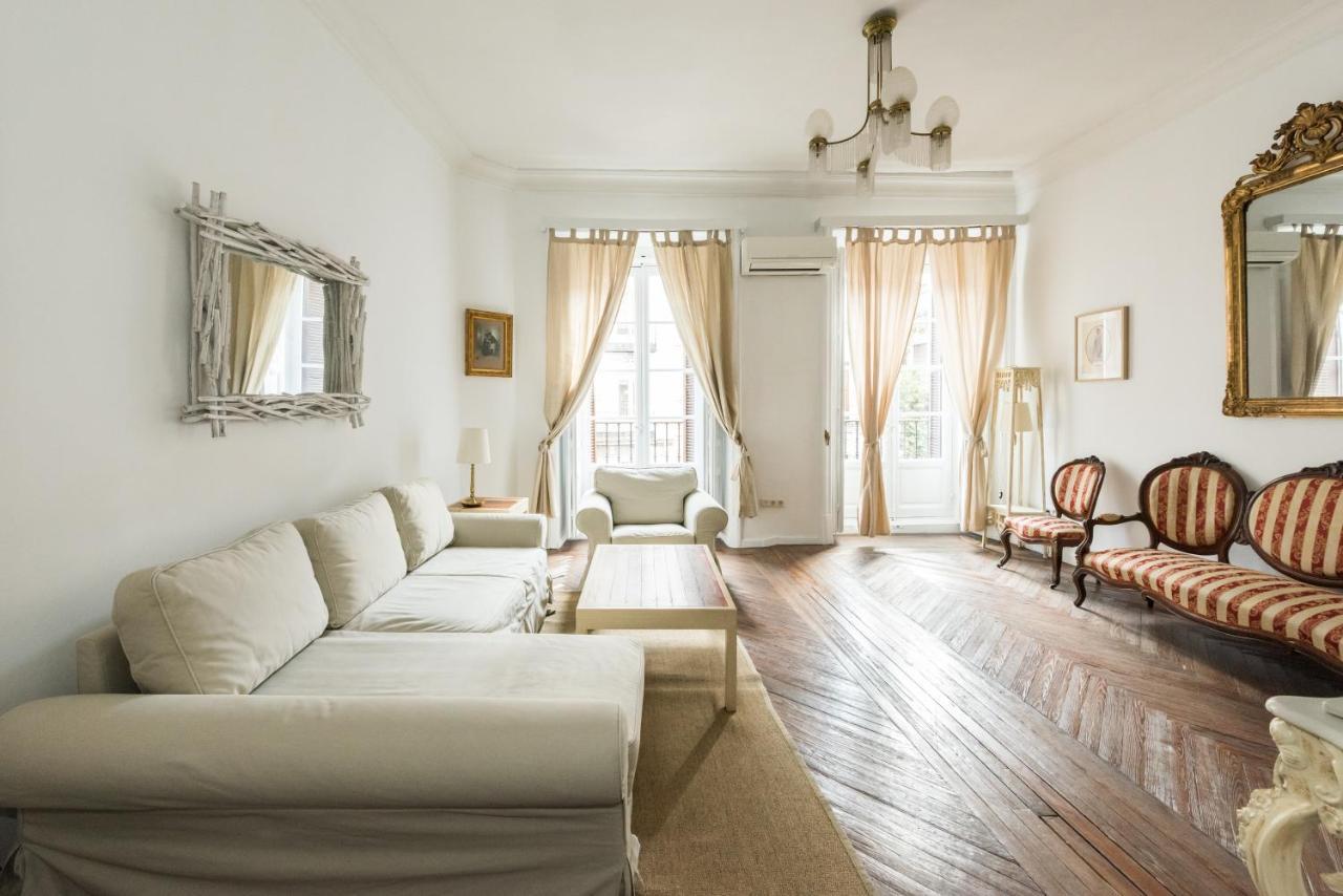Apartamentos Madrid Centro W Kültér fotó